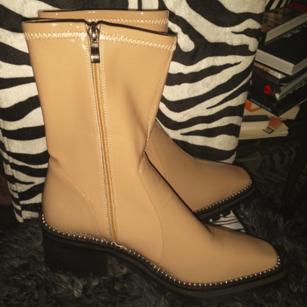 Ladies boots